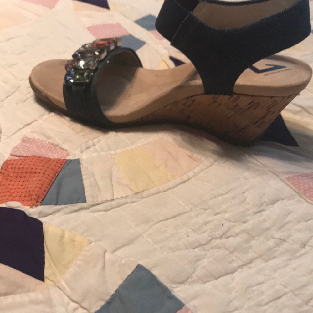 Sandals - Picture 3 of 3